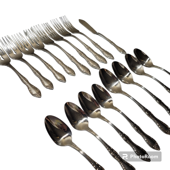 *M5 Bourbon silverwear by ONEIDA SILVER 17 peice set forks spoons butter - Picture 5 of 7